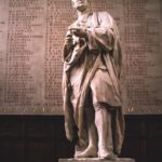 marble statue of sir isaac newton